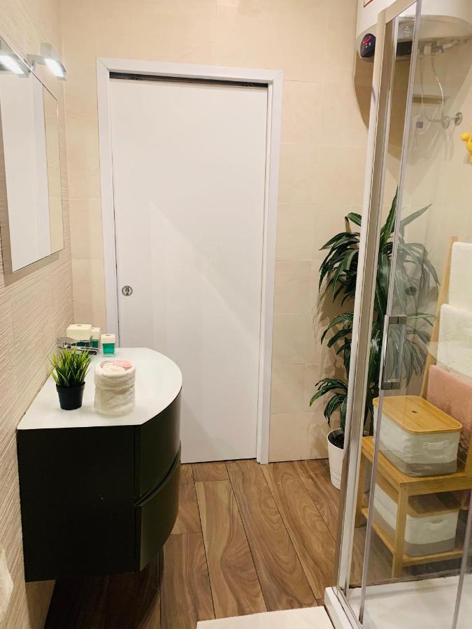 Un Condominio In Centro Only Women Livorno Kültér fotó